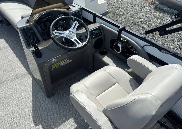 Qwest E-CLASS-820-LANAI-LT image