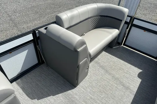 Qwest E-CLASS-820-LANAI-LT image