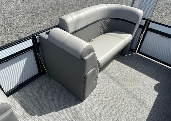 Qwest E-CLASS-820-LANAI-LT image