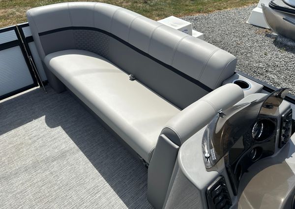 Qwest E-CLASS-820-LANAI-LT image