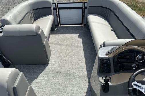 Qwest E-CLASS-820-LANAI-LT image