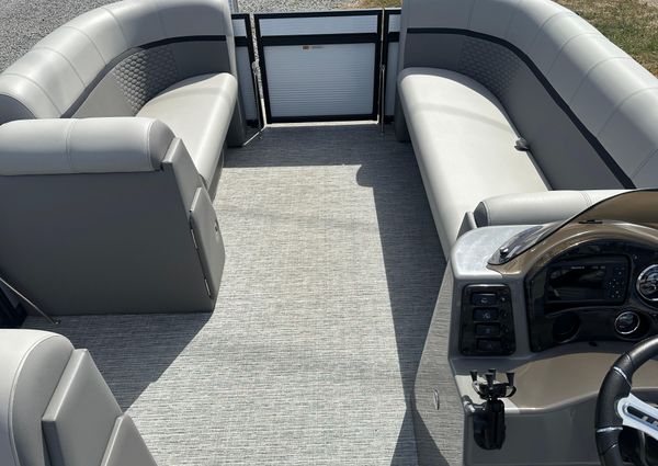 Qwest E-CLASS-820-LANAI-LT image