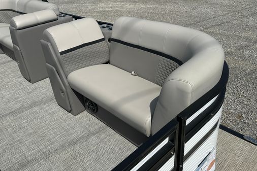 Qwest E-CLASS-820-LANAI-LT image