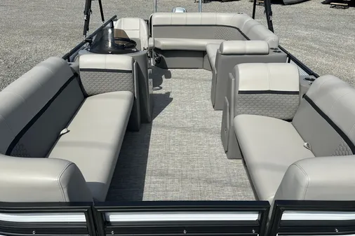 Qwest E-CLASS-820-LANAI-LT image