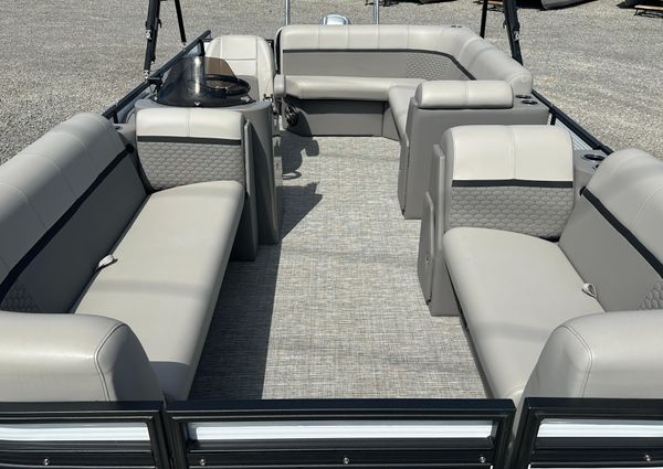 Qwest E-CLASS-820-LANAI-LT image