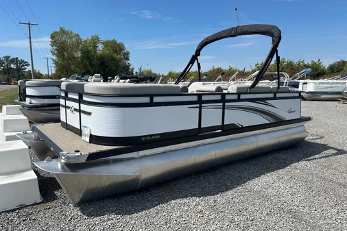 Qwest E-CLASS-820-LANAI-LT image