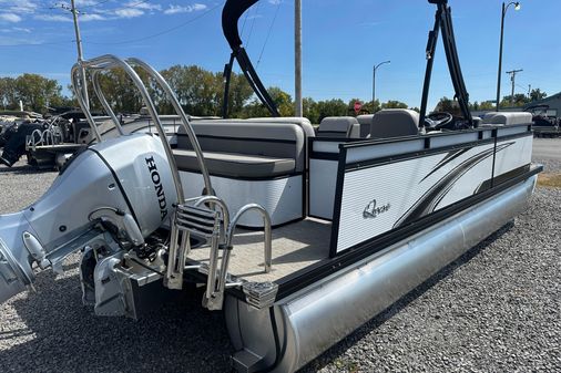 Qwest E-CLASS-820-LANAI-LT image