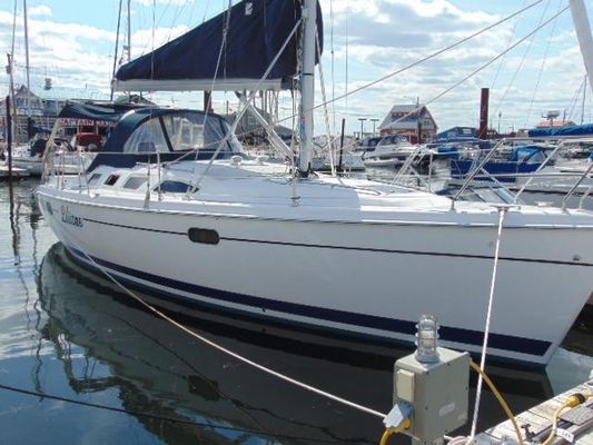 Hunter 386 - main image