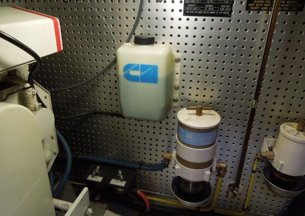 President 42-PERFORMANCE-TRAWLER image