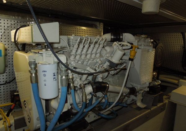 President 42-PERFORMANCE-TRAWLER image