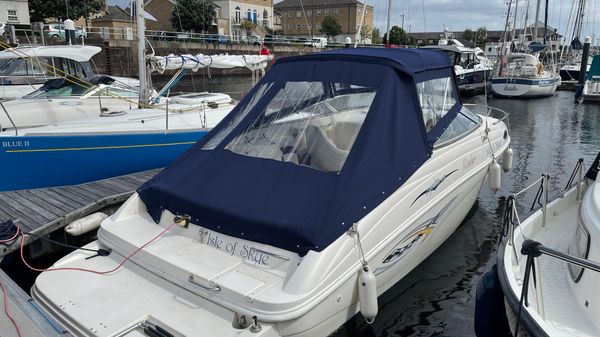 Rinker 232 Captiva Cuddy 