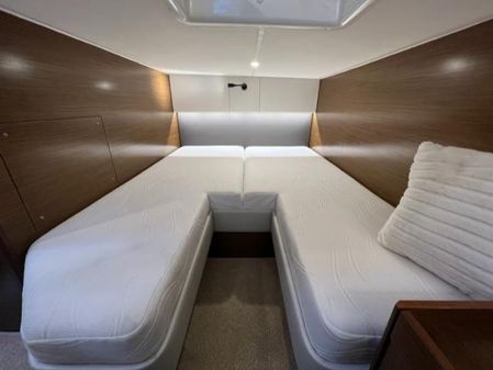 Bavaria S33 HT image