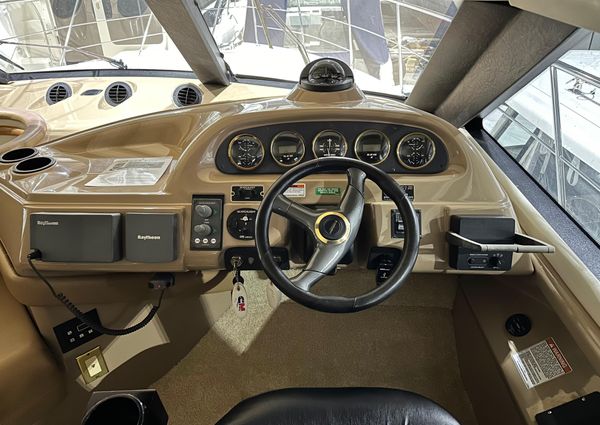 Carver 450-VOYAGER-PILOTHOUSE image