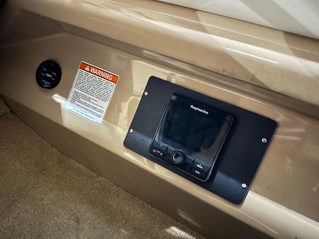 Carver 450-VOYAGER-PILOTHOUSE image