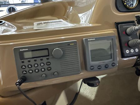 Carver 450-VOYAGER-PILOTHOUSE image