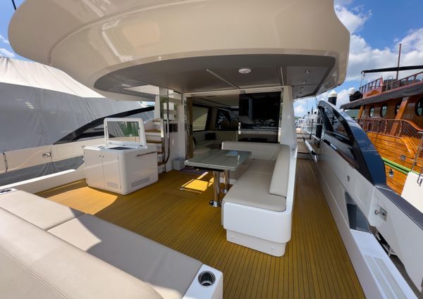 Azimut S8 image