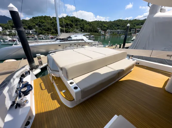 Azimut S8 image