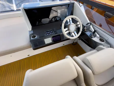 Azimut S8 image