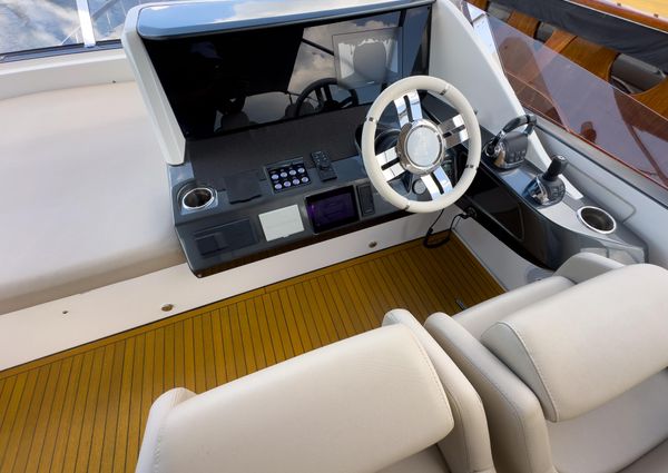 Azimut S8 image