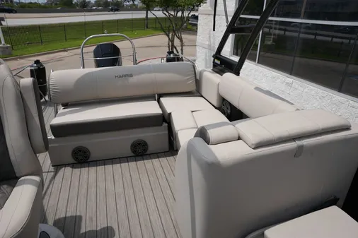 Harris 230 Solstice image