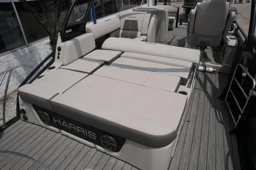 Harris 230 Solstice image