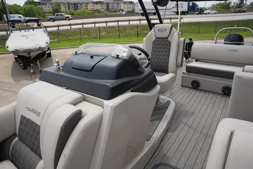 Harris 230 Solstice image