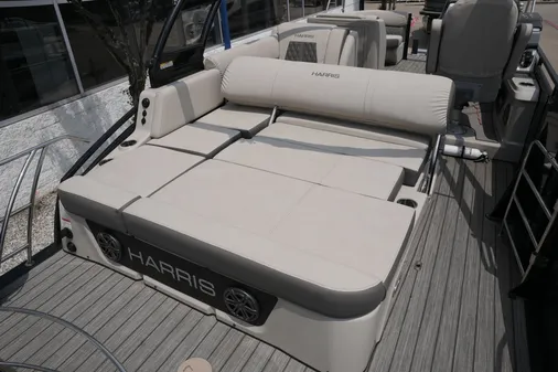 Harris 230 Solstice image