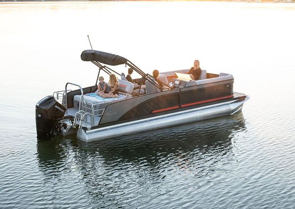 Qwest SPLASH-PAD-L-CLASS image