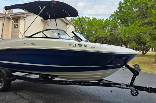 Bayliner VR4 Bowrider I/O image
