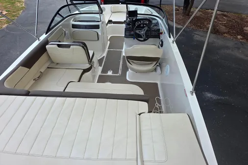 Bayliner VR4 Bowrider I/O image