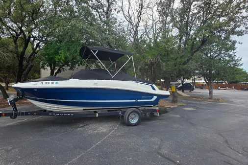 Bayliner VR4 Bowrider I/O image