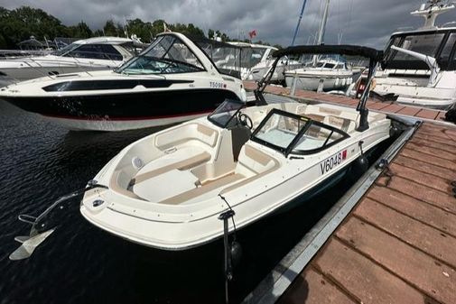 Bayliner VR6 image