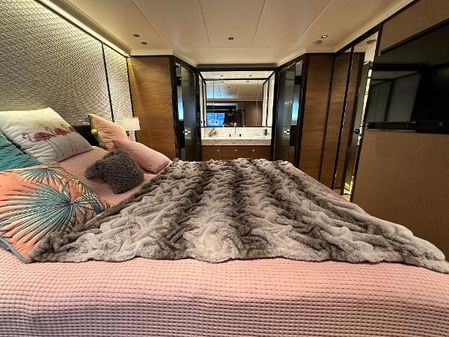 Absolute 73-NAVETTA image