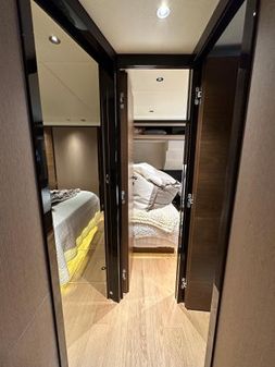 Absolute 73-NAVETTA image