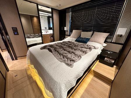 Absolute 73-NAVETTA image