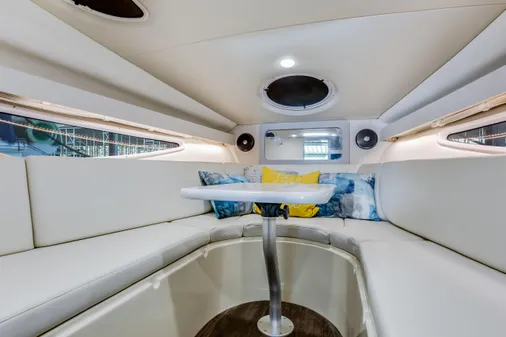 Regal 28 Express image