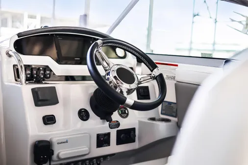 Regal 28 Express image