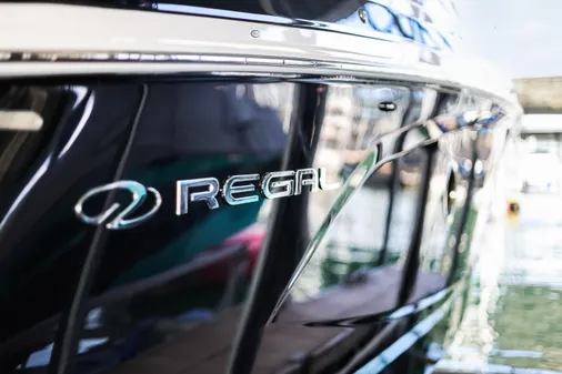 Regal 28 Express image