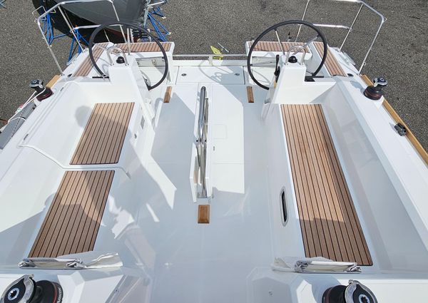 Beneteau OCEANIS-38-1 image