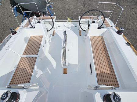 Beneteau OCEANIS-38-1 image