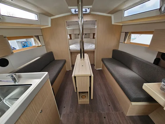 Beneteau OCEANIS-38-1 image