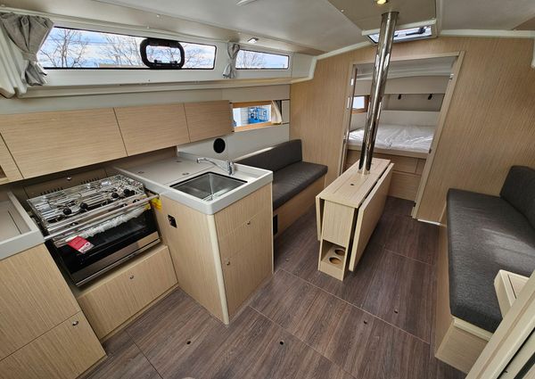 Beneteau OCEANIS-38-1 image