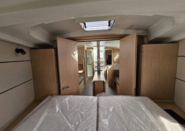 Beneteau OCEANIS-38-1 image