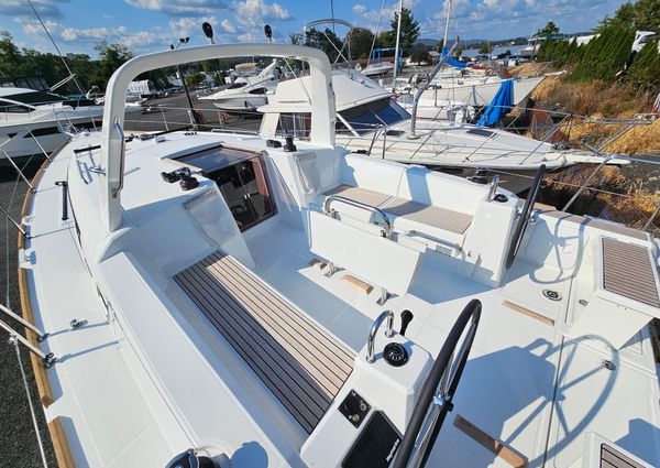 Beneteau OCEANIS-38-1 image