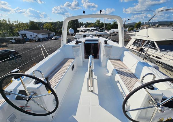 Beneteau OCEANIS-38-1 image