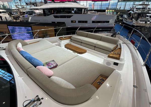 Azimut FLY-68 image