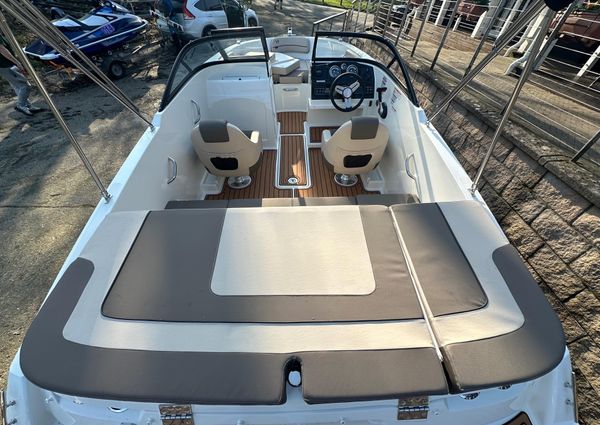 Bayliner VR4-BOWRIDER-I-O image