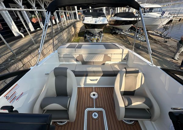 Bayliner VR4-BOWRIDER-I-O image