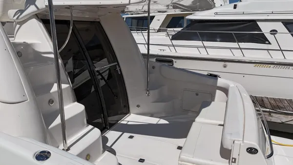 Regal 4080 Flybridge Sedan image