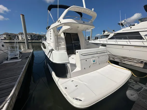 Regal 4080 Flybridge Sedan image